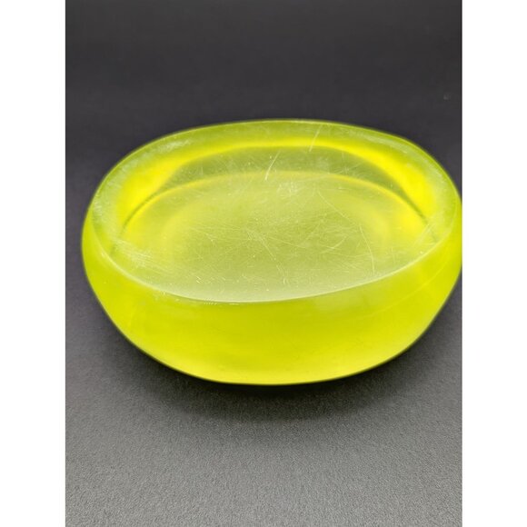 Vintage Soap Dish Green Yellow Oval Shape Plastic Mold - Picture 4 of 7